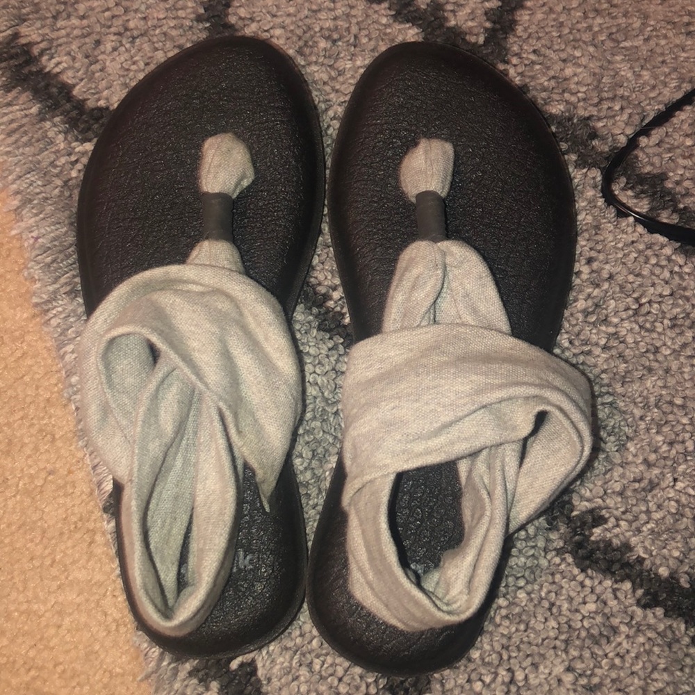 SANUK YOGA STRING SANDALS